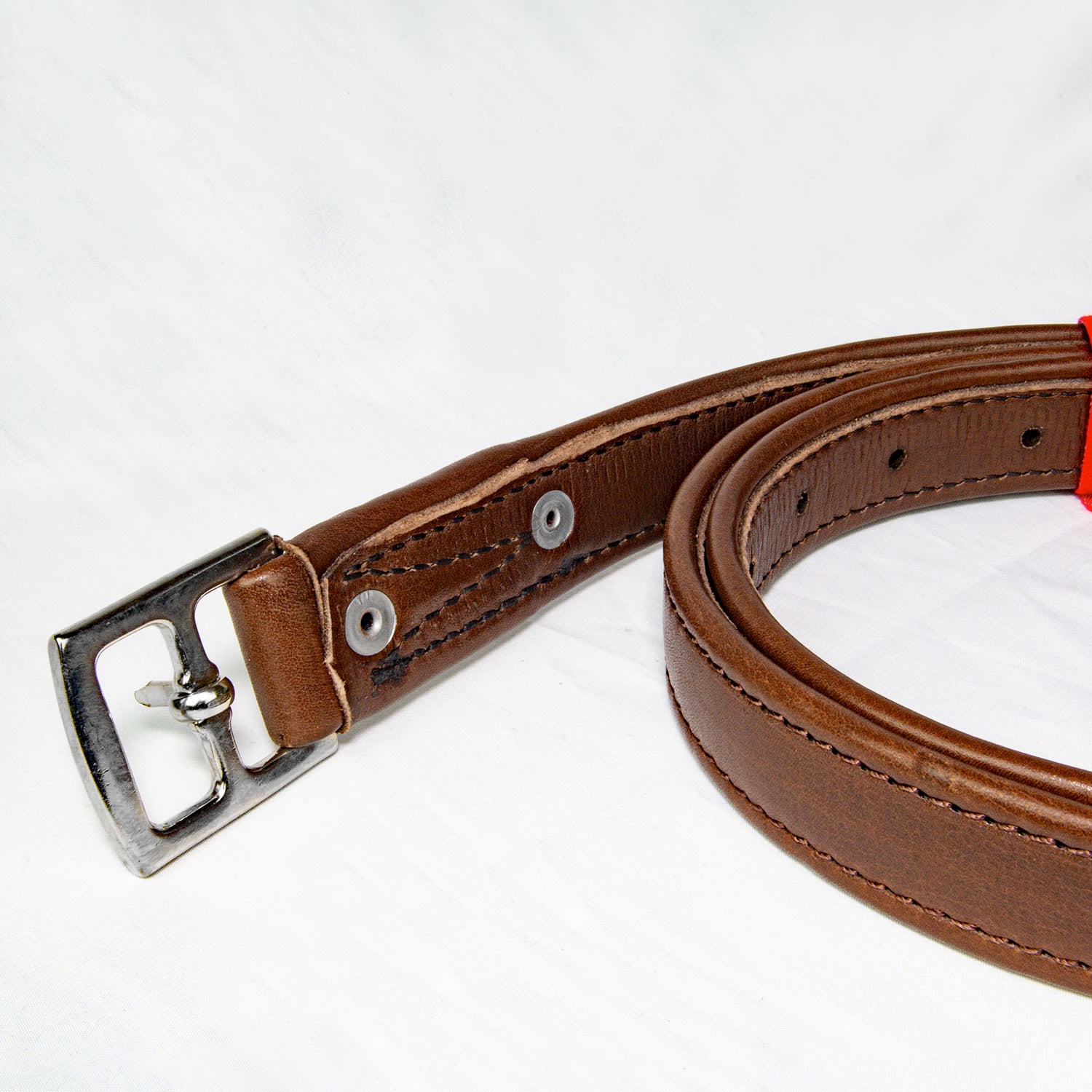 LEATHERS STIRRUP- DURABLE WITH LEATHER COVER NYLON CENTER